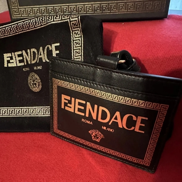 FENDACE Fendi x Versace LANYARD Cardholder Black Leather Card Holder - Picture 6 of 6